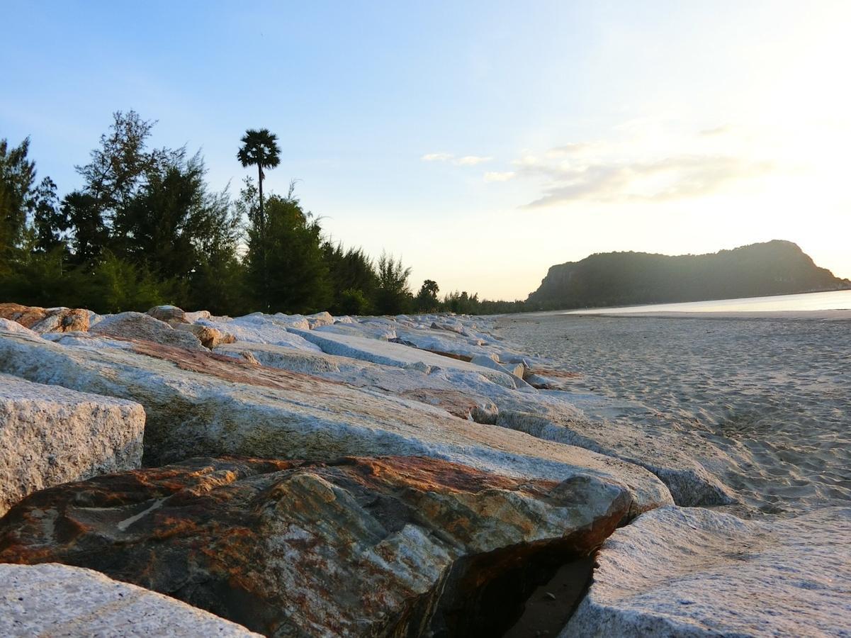 The Lake Hill Resort Pran Buri Exterior photo