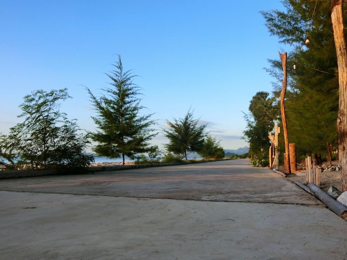 The Lake Hill Resort Pran Buri Exterior photo