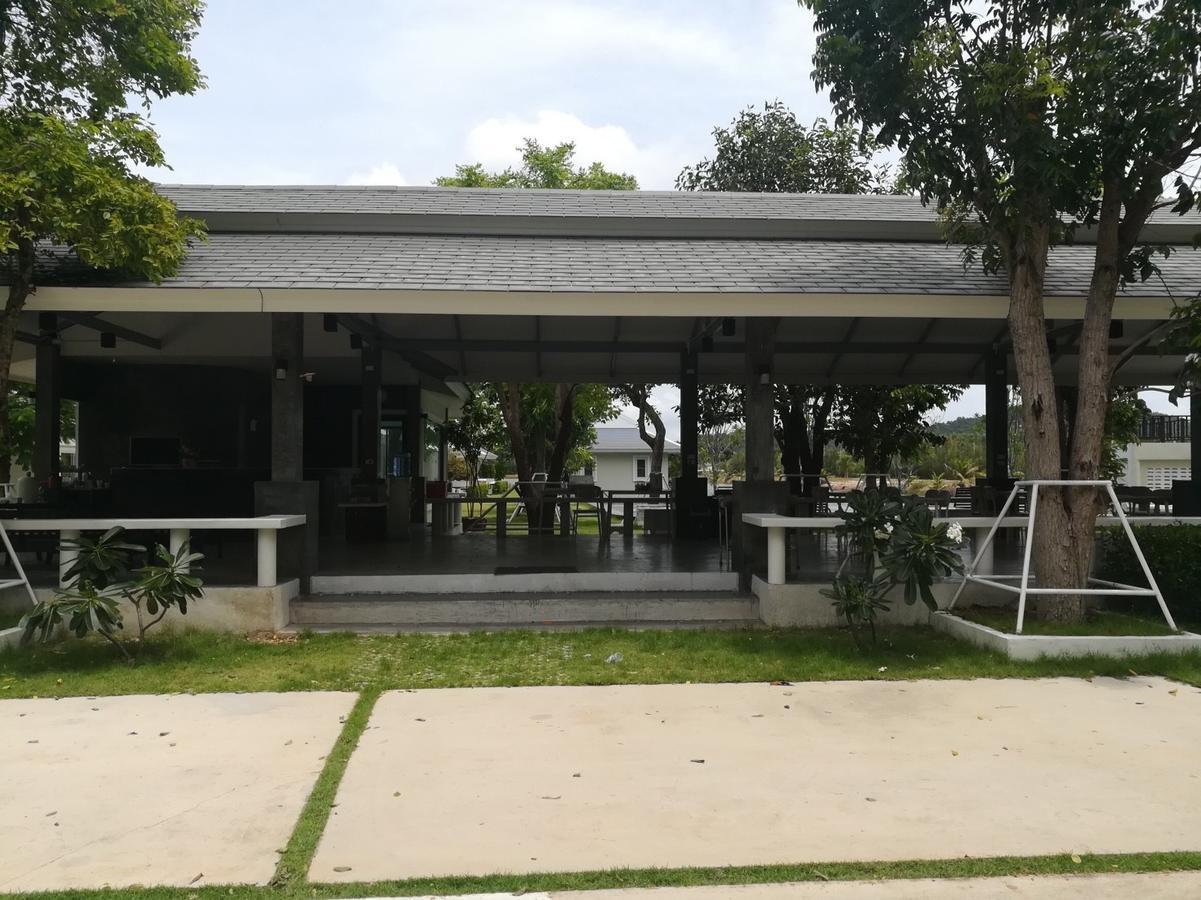 The Lake Hill Resort Pran Buri Exterior photo